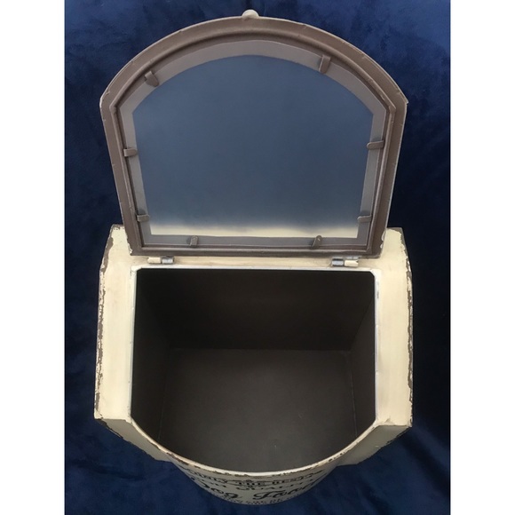 ❌SOLD❌ Farmhouse Dog Food Container - Picture 4 of 4